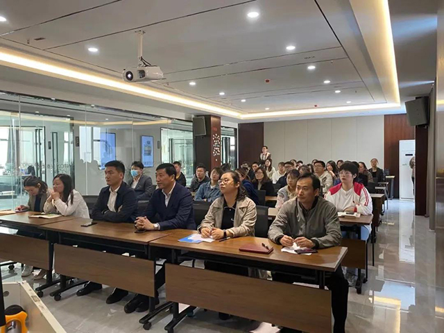  党史学习教育走进333体育集团